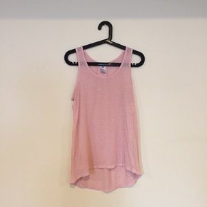 pink tank top